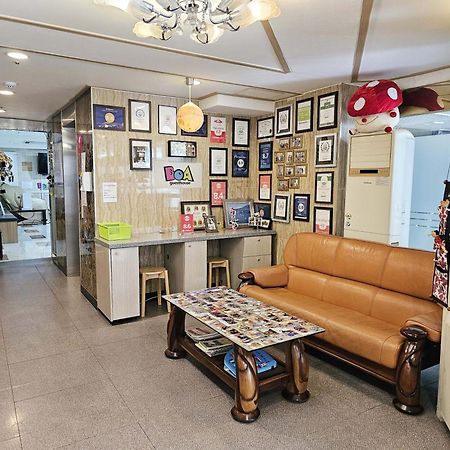 Boa Travel House Hostel Seoul Bagian luar foto
