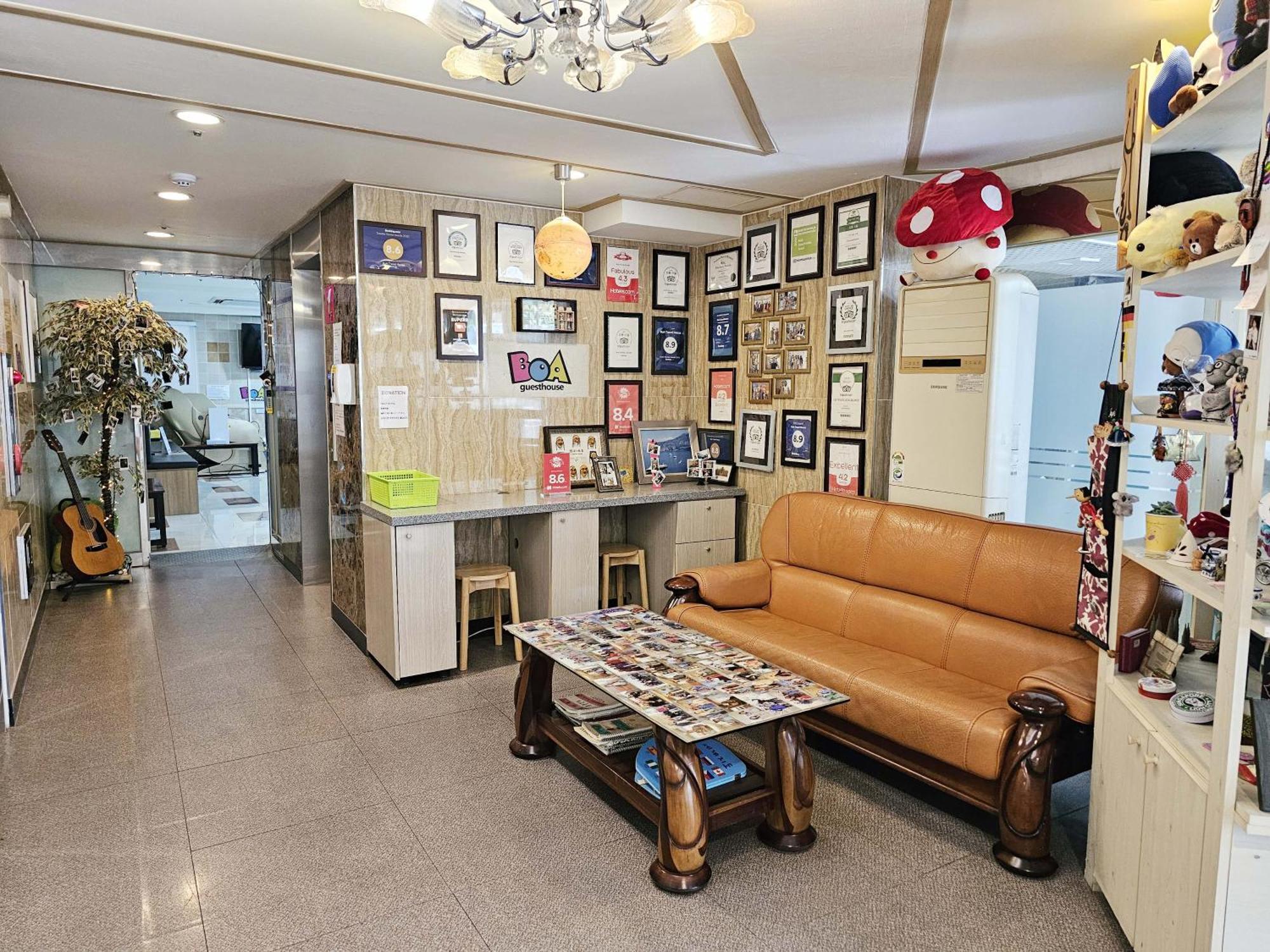 Boa Travel House Hostel Seoul Bagian luar foto