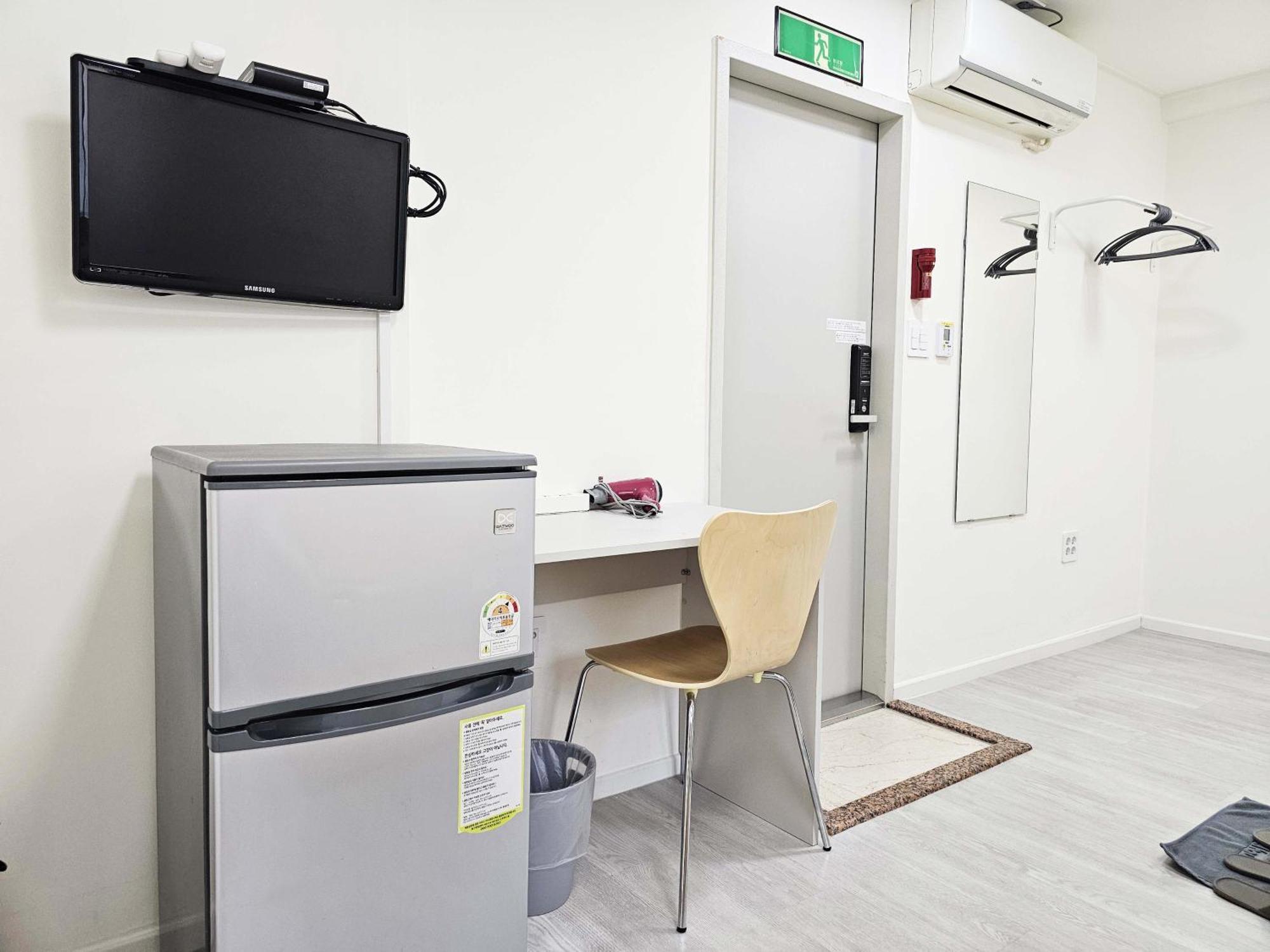 Boa Travel House Hostel Seoul Bagian luar foto