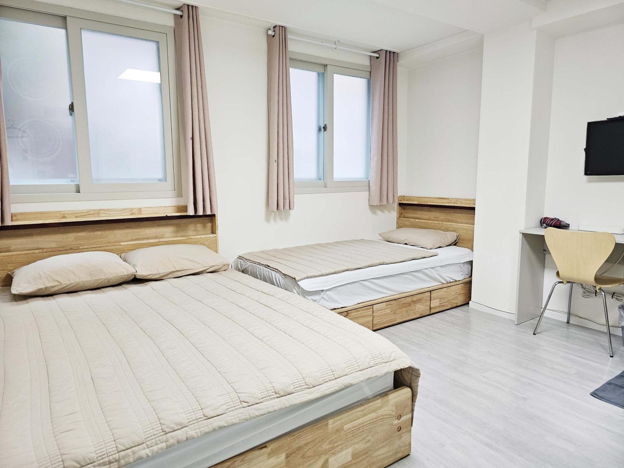 Boa Travel House Hostel Seoul Bagian luar foto