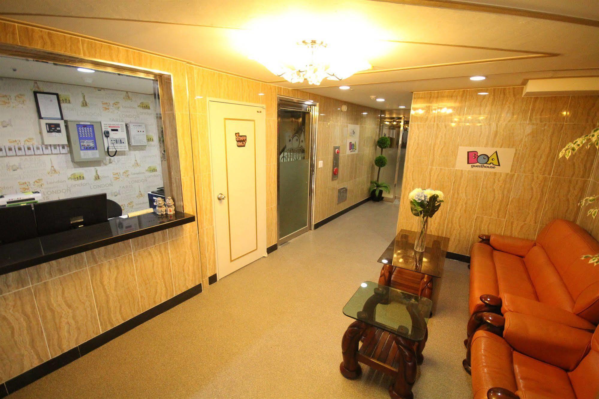 Boa Travel House Hostel Seoul Bagian luar foto